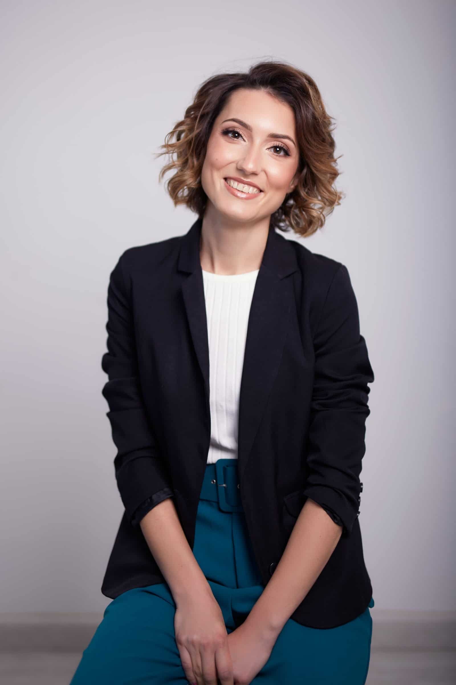 Mirela Ivanova especialista en marketing digital para estética